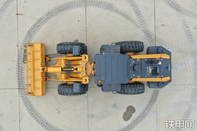 山工655F（国四） 装载机整机外观