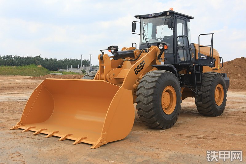 山工658F（国四）装载机整机外观