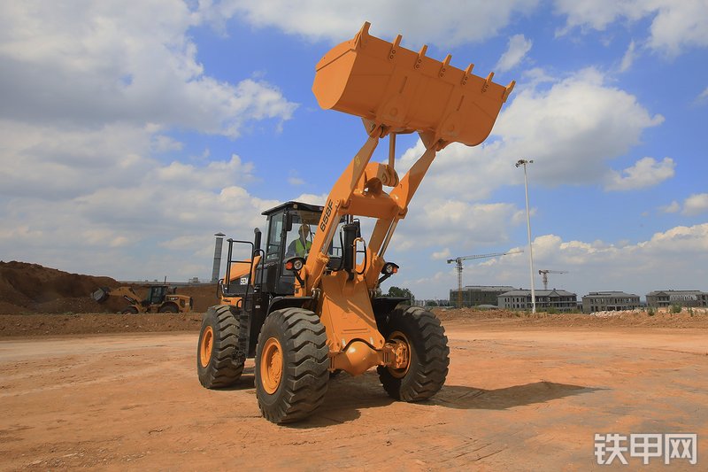 山工658F（国四）装载机整机外观