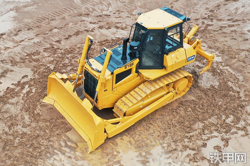 山工818F（国四）推土机整机外观
