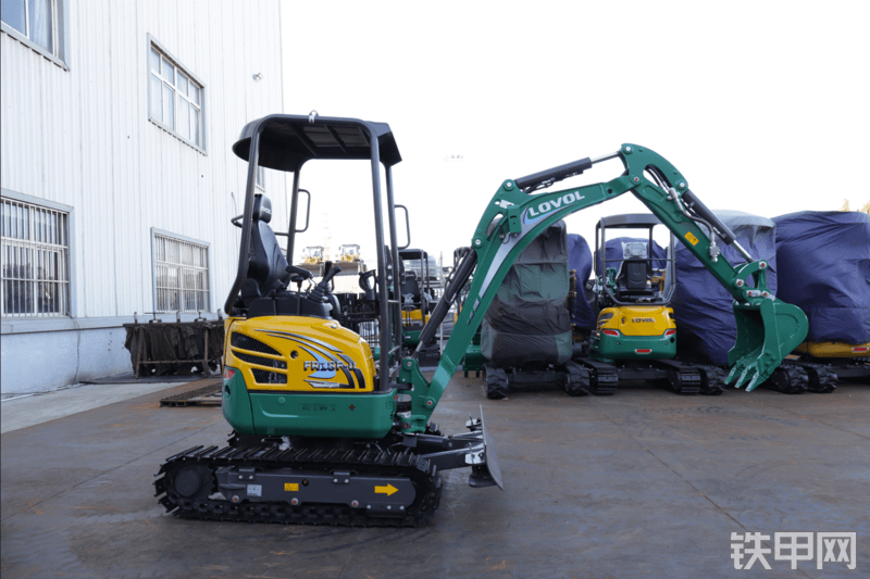 雷沃重工fr18fu履带式挖掘机