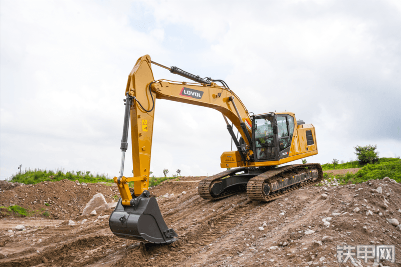 雷沃重工FR220F国四挖掘机整机外观