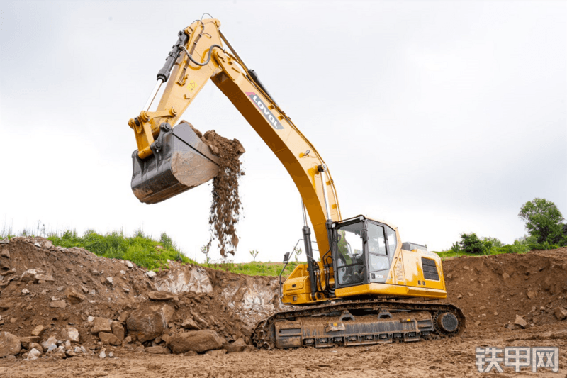 雷沃重工FR390F-HD国四挖掘机整机外观