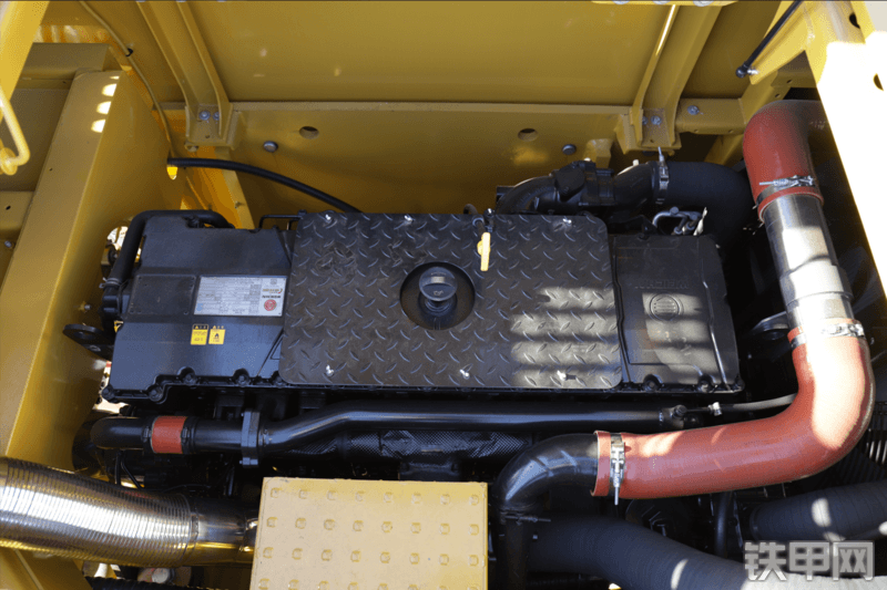 雷沃重工FR700F国四挖掘机局部