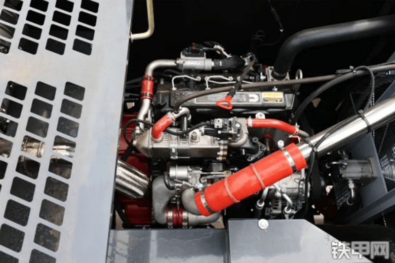 山河智能SWE215F国四挖掘机局部