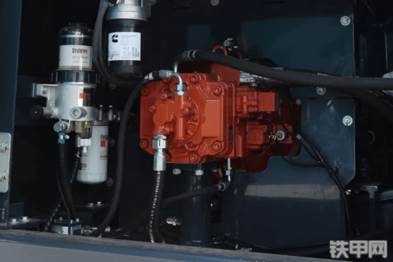 山河智能SWE215F国四挖掘机局部