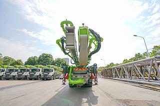 中联重科五桥67M斯堪尼亚国六泵车整机外观