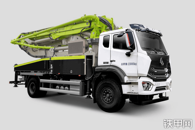 中联重科二桥38M重汽豪瀚国六泵车整机外观