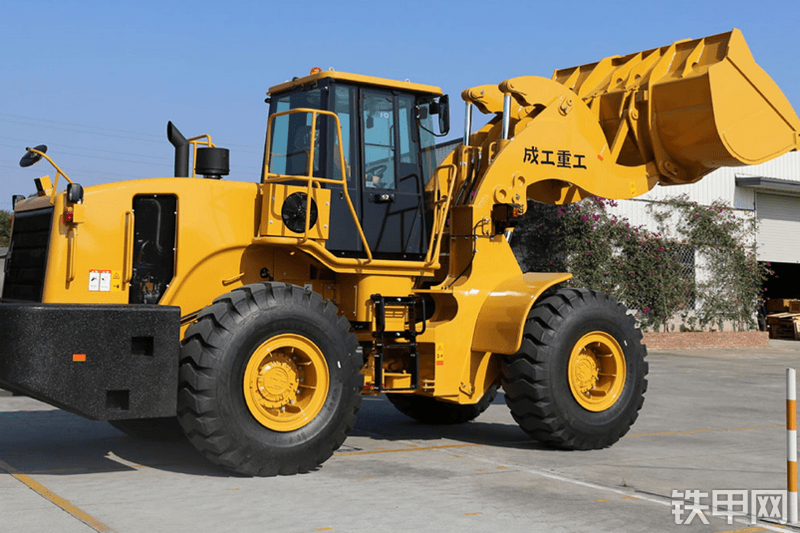成工CZ80装载机整机外观