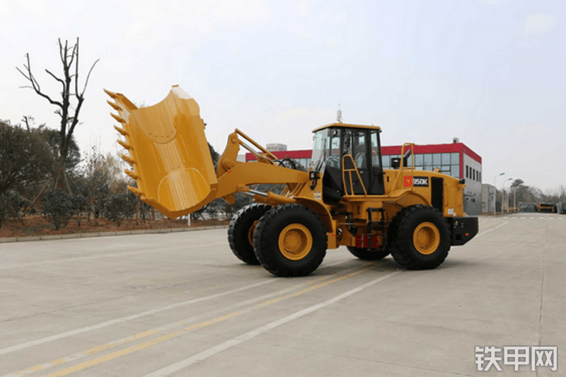 成工CG950K侧卸装载机整机外观