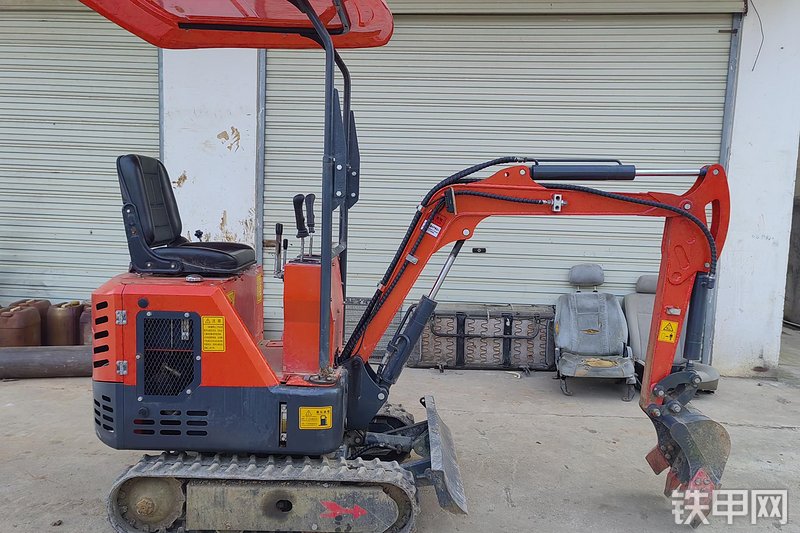 山东华科hkw13履带式挖掘机