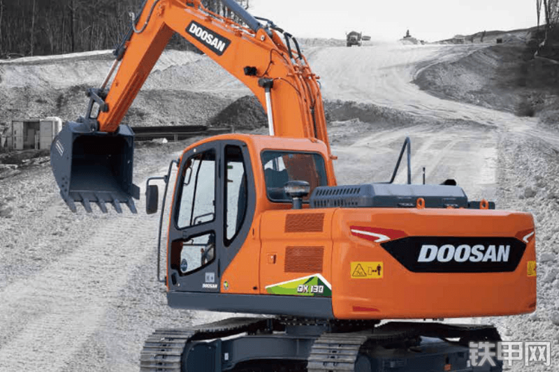 迪万伦 DX130-10国四挖掘机整机外观