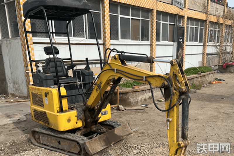 山东立派pc1822xds履带式挖掘机