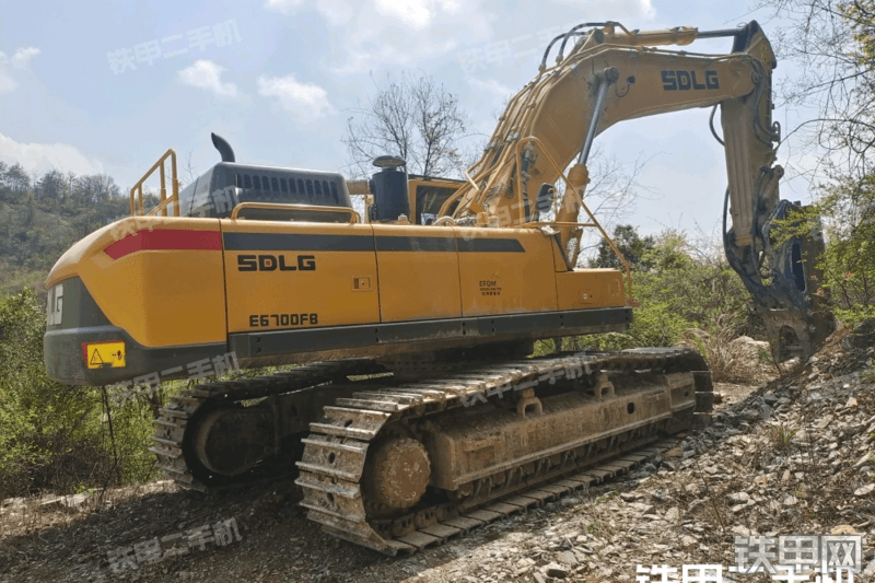 山东临工E6650FB挖掘机整机外观