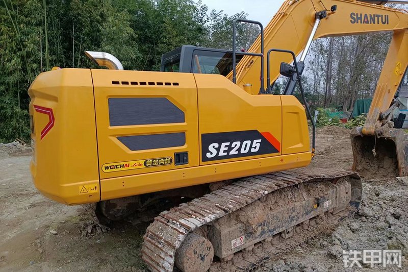 山重建机SE205-10W挖掘机整机外观