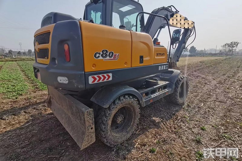 新源XYC80G4Y挖掘机整机外观