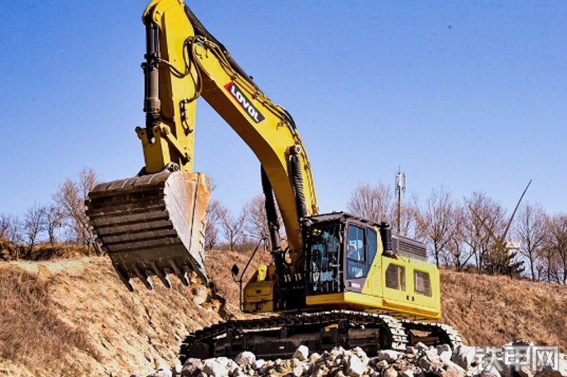 雷沃重工FR600FHD履带式挖掘机