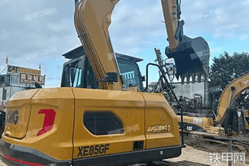 徐工XE85GF挖掘机整机外观