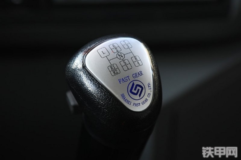 三一重工STC250E-1混动版起重机局部