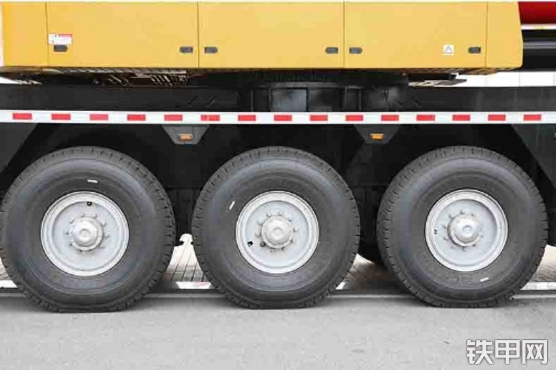 三一重工STC2400C8-8起重机局部