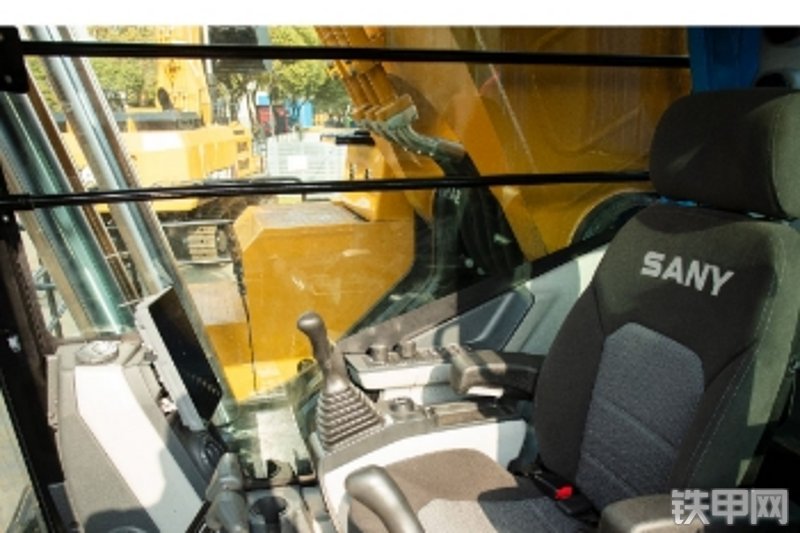 三一重工SY1250H挖掘机局部