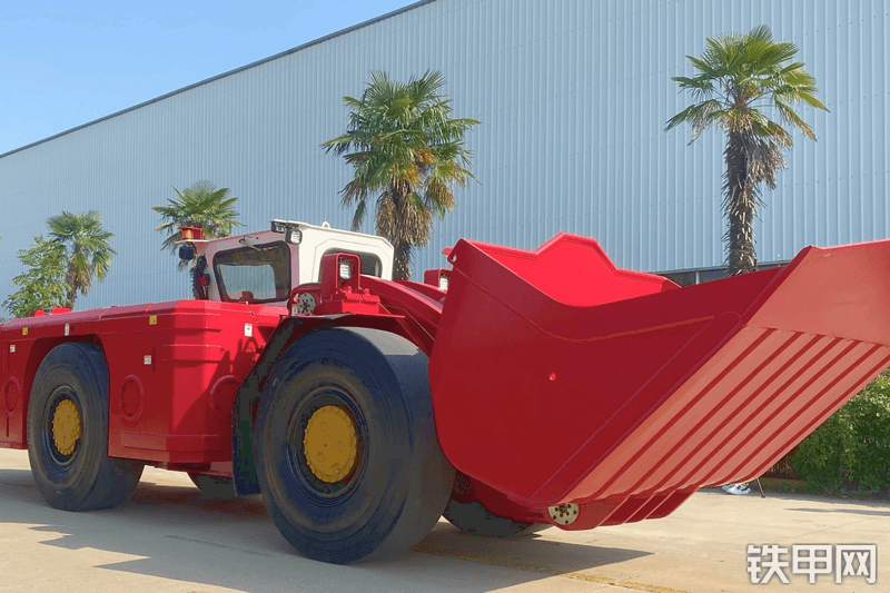 神拓智能装备SL07铲运机整机外观