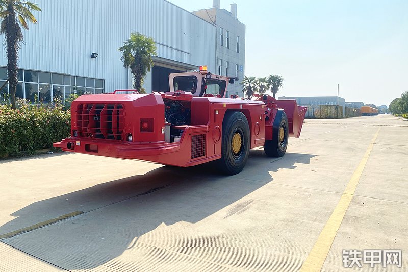 神拓智能装备SL07铲运机整机外观