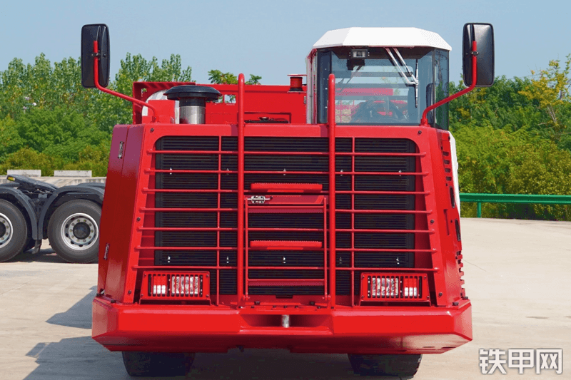 神拓智能装备ST20非公路自卸车整机外观