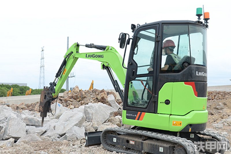 柳工9027FE挖掘机图解( )