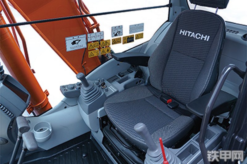 日立ZX130C-6A挖掘机局部