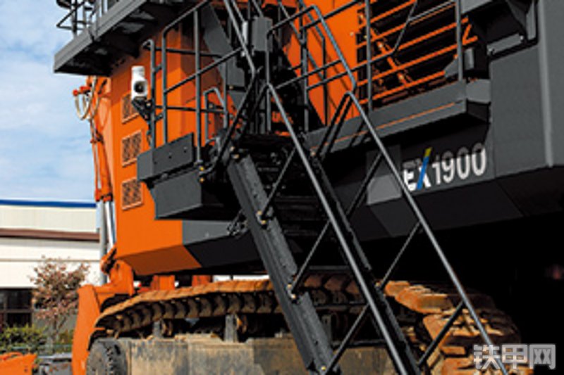 日立EX1900-6挖掘机局部