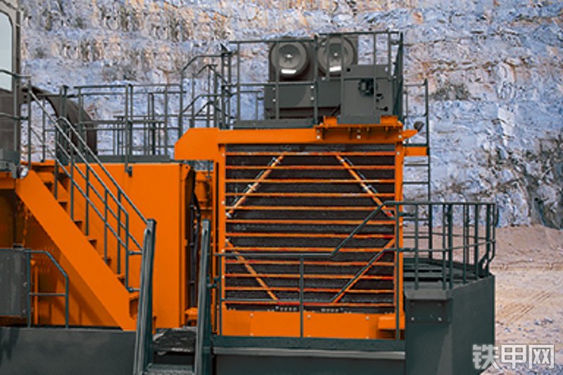 日立EX1900-6挖掘机局部