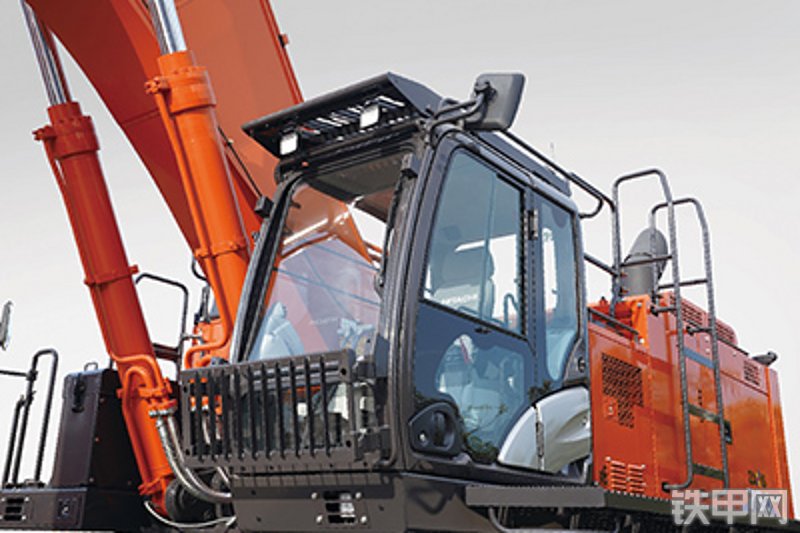 日立ZX730LCH-6A国四挖掘机局部