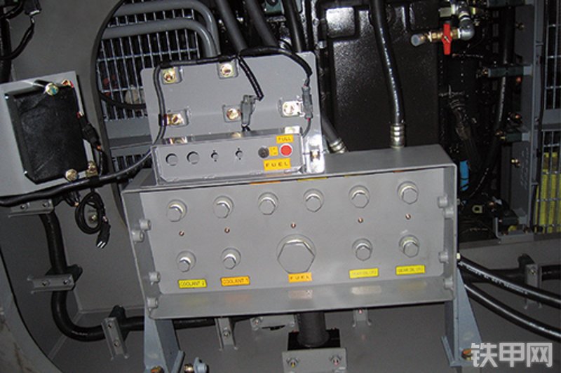 日立EX1900-6挖掘机局部