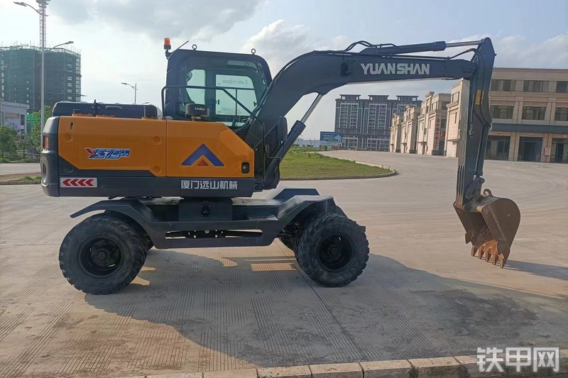 远山机械YS75W挖掘机整机外观