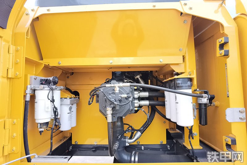 山推SE680LC-10W挖掘机局部