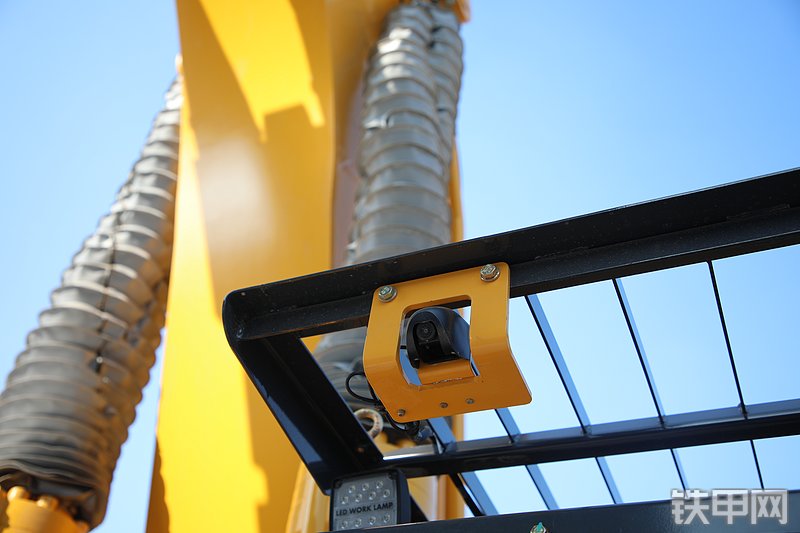 山推SE680LC-10W挖掘机局部