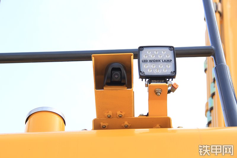 山推SE680LC-10W挖掘机局部