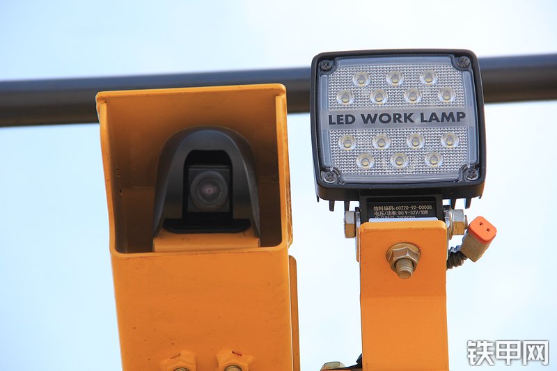 山推SE680LC-10W挖掘机局部