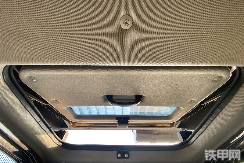 山推SE390LC-10W挖掘机局部