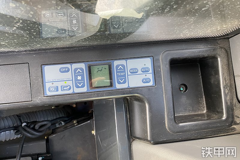 山推SE390LC-10W挖掘机局部