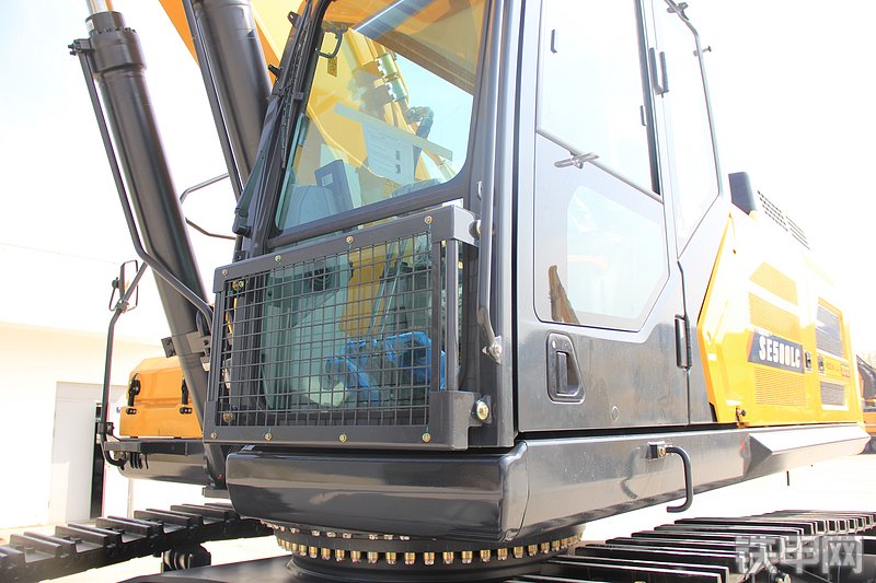 山推SE500LC-10W挖掘机局部