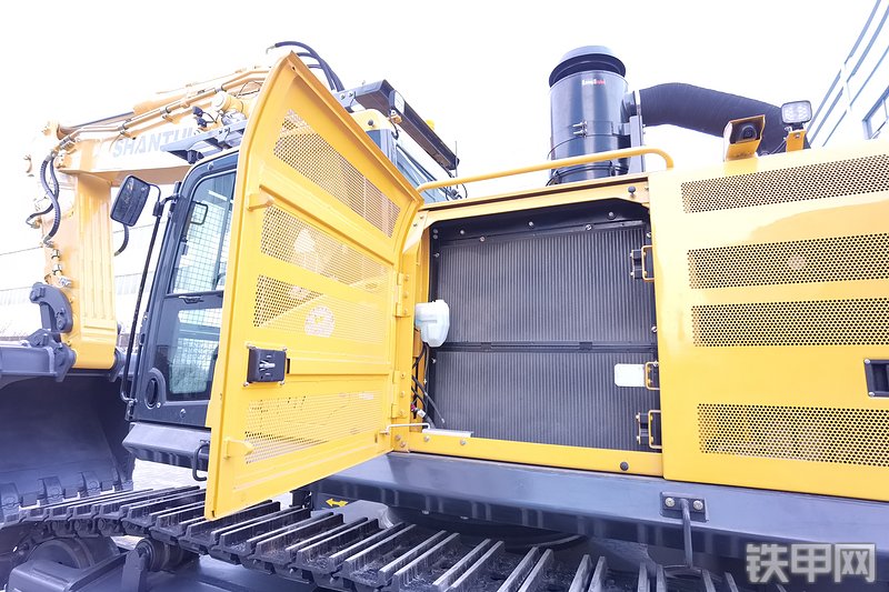 山推SE680LC-10W挖掘机局部