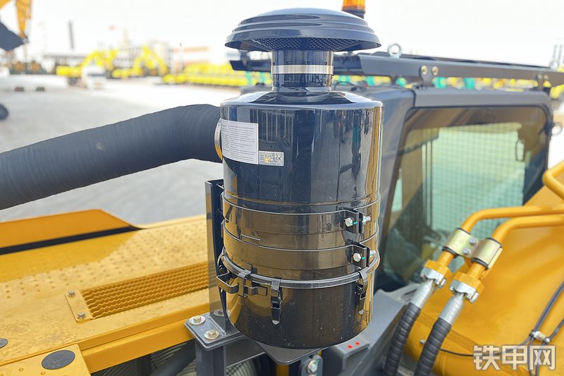 山推SE600H-10W挖掘机局部