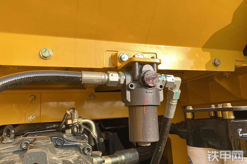 山推SE390LC-10W挖掘机局部