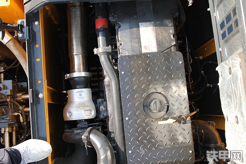 山推SE680LC-10W挖掘机局部