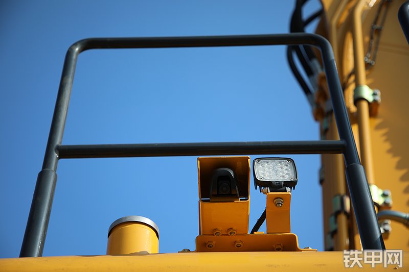 山推SE680LC-10W挖掘机局部