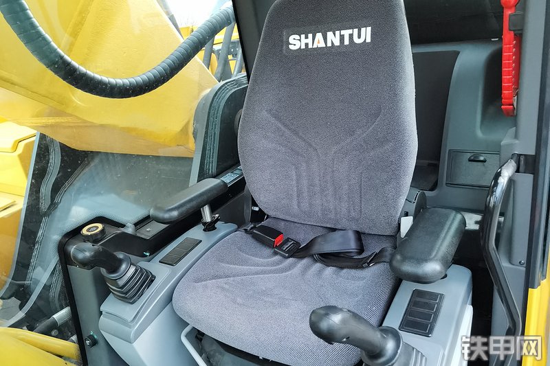 山推SE680LC-10W挖掘机局部