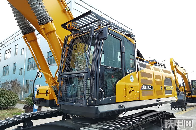 山推SE680LC-10W挖掘机局部
