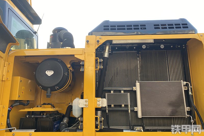 山推SE390LC-10W挖掘机局部